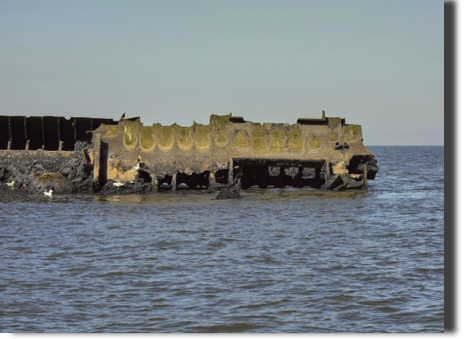 Reste der Aufbauten Reste der Aufbauten